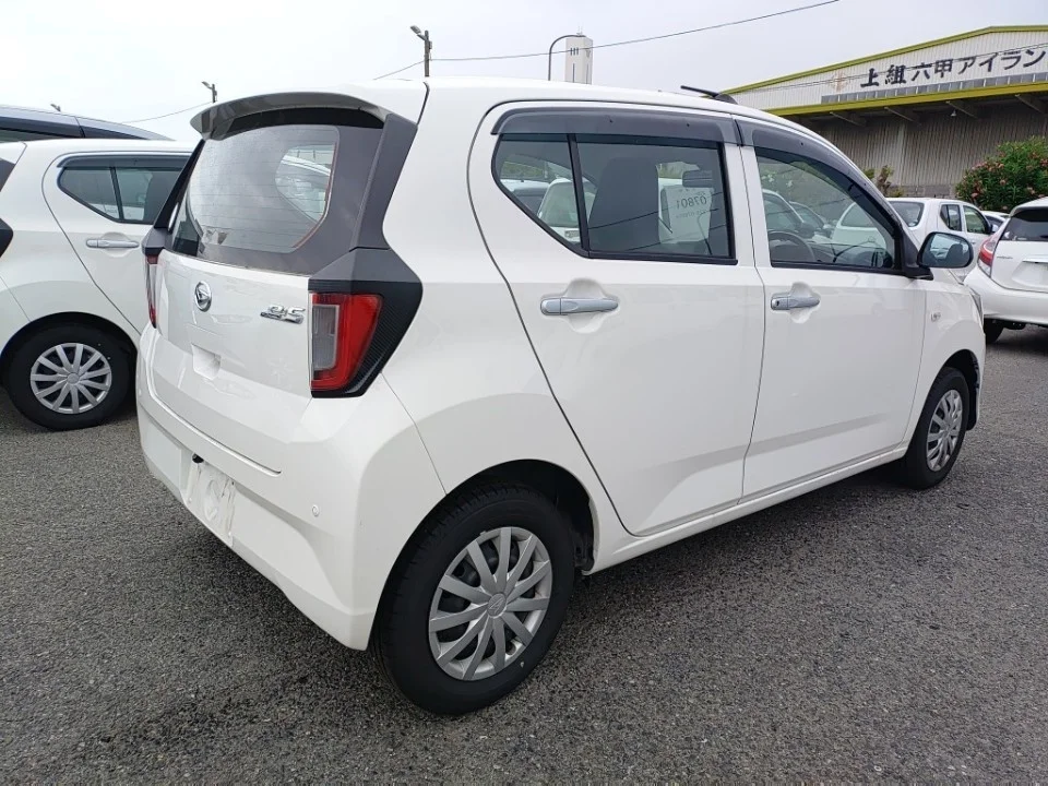 Daihatsu Mira e:S LA350S 2021